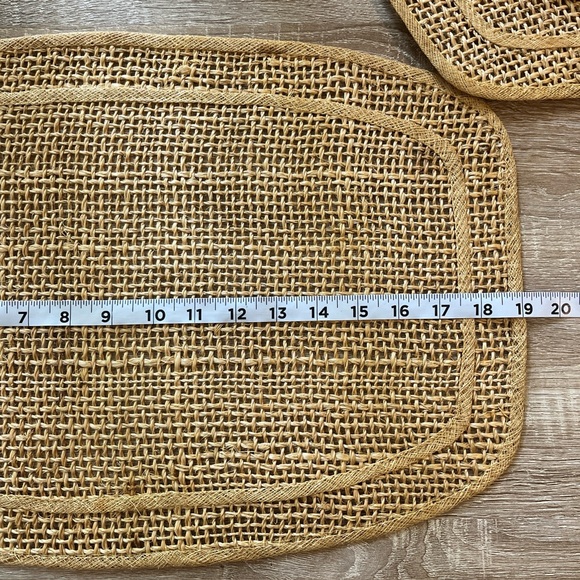 Vintage Albaca Fiber Set of 4 Woven Tan Placemats - Picture 6 of 7